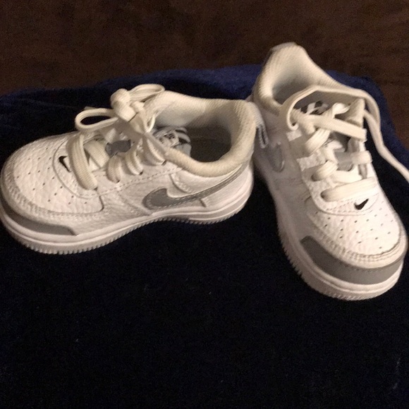 All white Air Force one - Picture 2 of 2